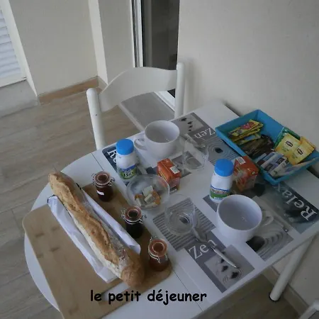 Le Bouche A Oreille Bed & Breakfast