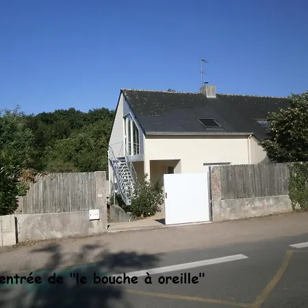 Le Bouche A Oreille Bed & Breakfast *